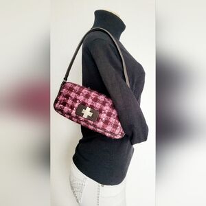 Donald J.Pliner Elegant Mini Baguette Shoulder Bag Tweed Wool/Leather Pink